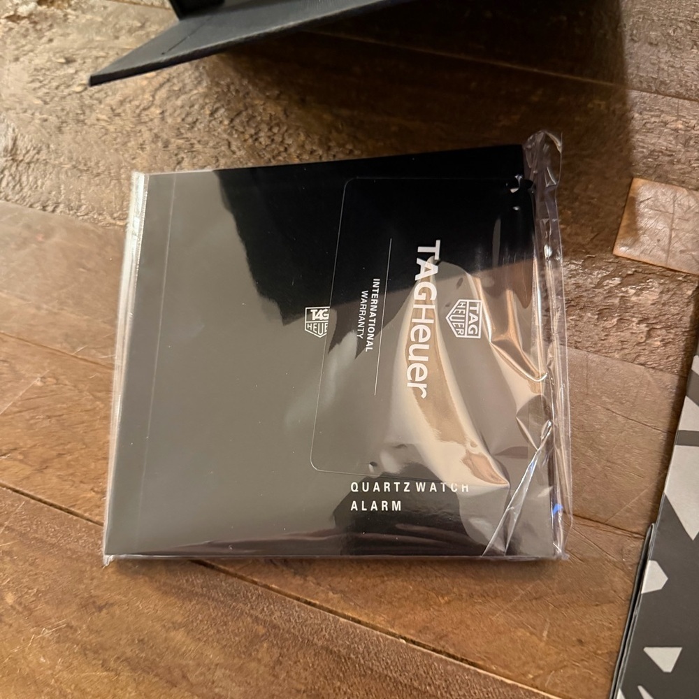 Stock TAG Heuer Black and Gray Packaging Set - Picture 4 of 7